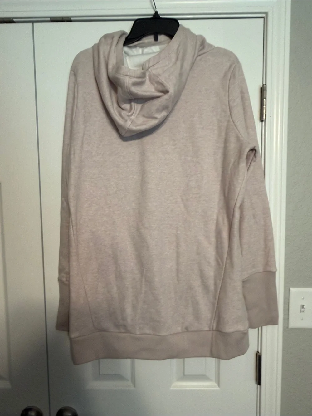 Women's Fabletics Dusty Pink Hooded Sweater with Pockets